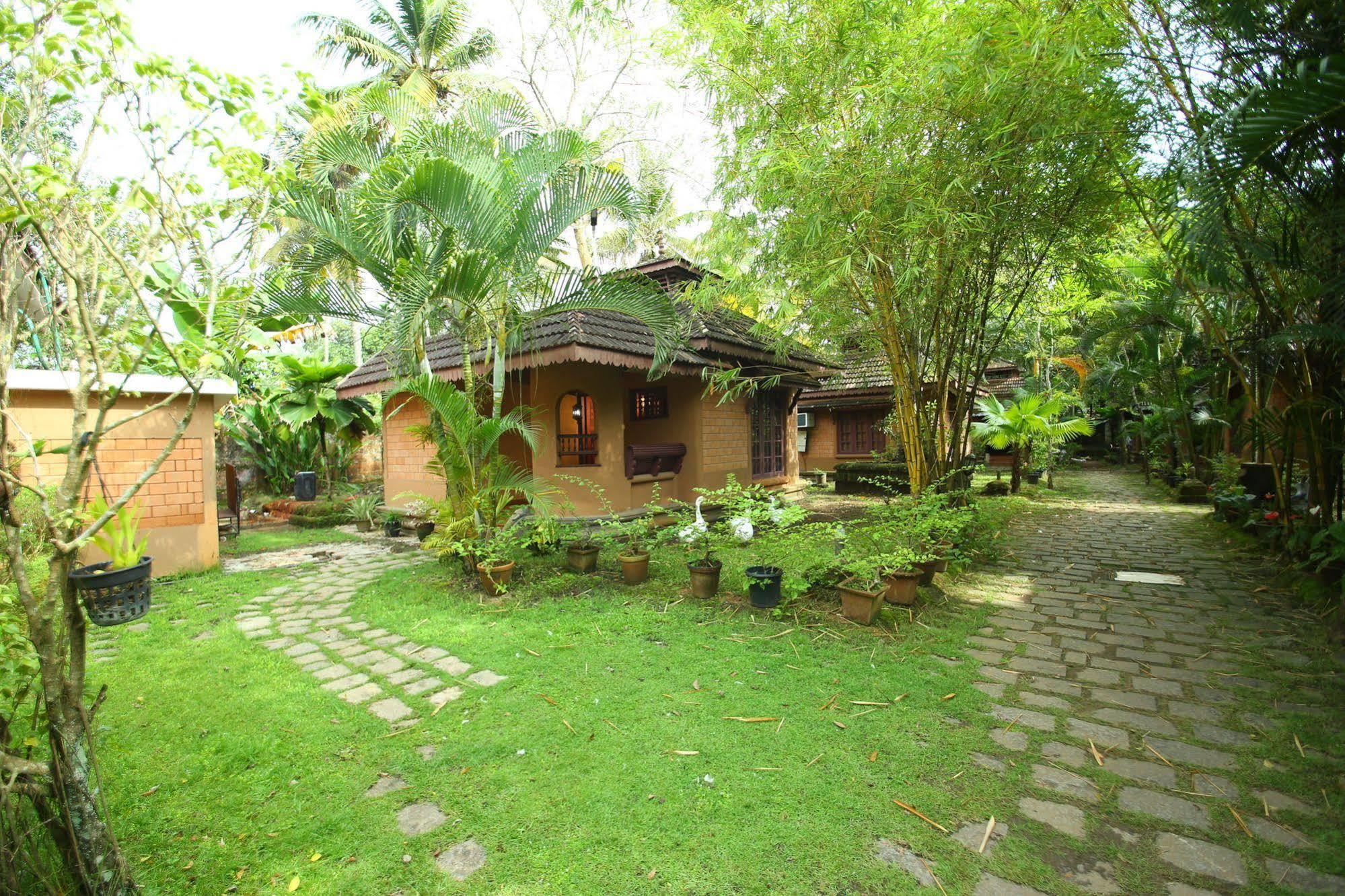 Pagoda Resorts Alappuzha Exterior photo